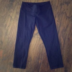 Navy Cropped Lululemon Yoga Capris